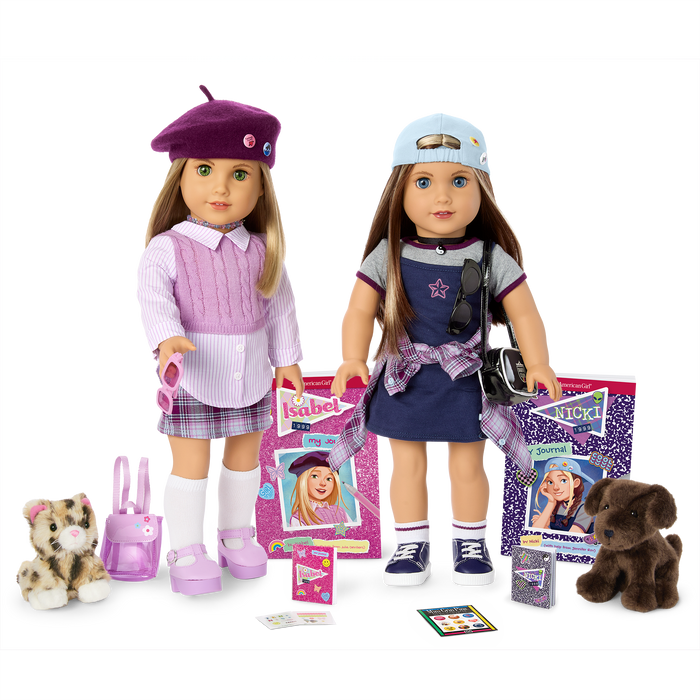 ’90s Twins Isabel™ & Nicki™ Gift Set (Historical Characters) Z2