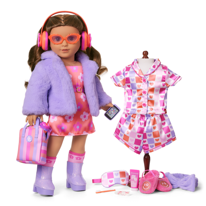 Truly Me™ #117 Doll & Day of Fun All-in-One Set Z9